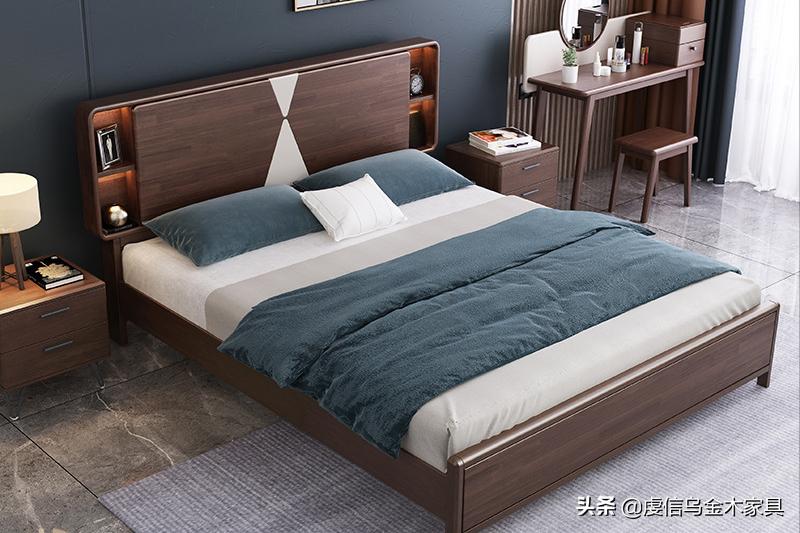 杨先生2万余元买实木家具，在密闭空间放了两天，打开门气味刺鼻