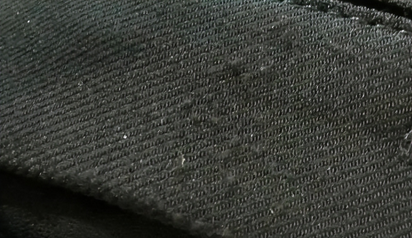 夏季衣服磨起球怎么处理,如何处理外套起球的衣服