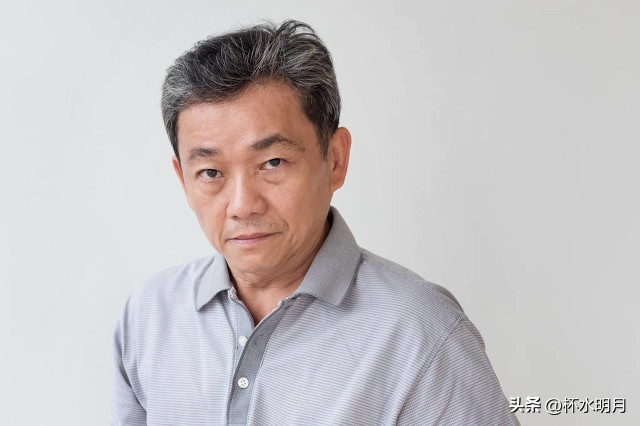 教授丈夫不离婚，因为我是钱耙子；我说有6份收入，被网友骂惨了