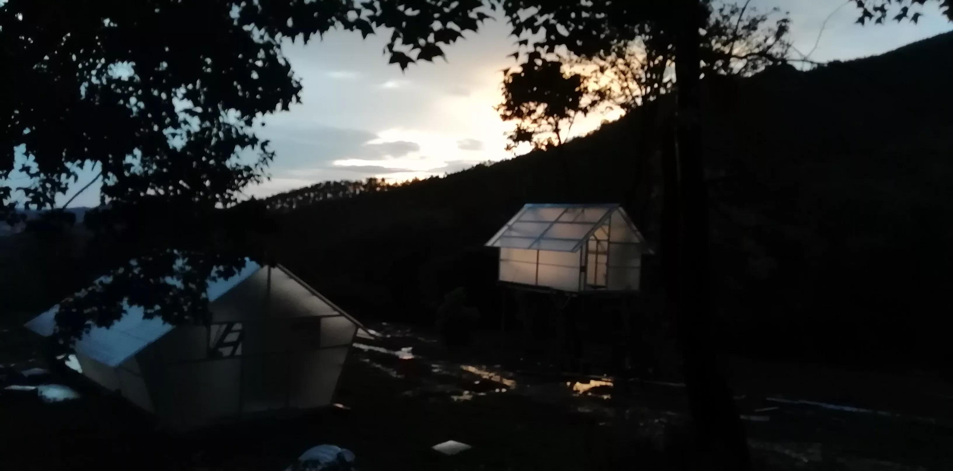 溯溪攀爬,溯溪徒步露营