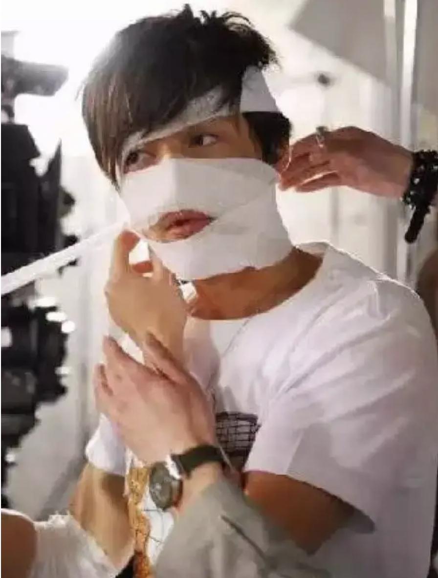 胡歌消失三个月后发的一条微博,40岁的胡歌能有多迷人