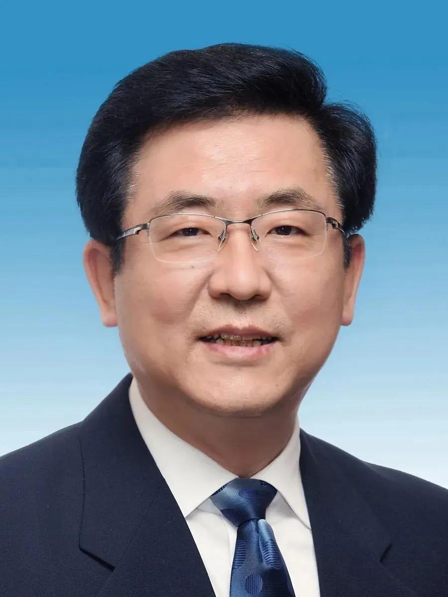 福建省人民政府现任领导，1名台湾人，2名清华大学，2个博士生