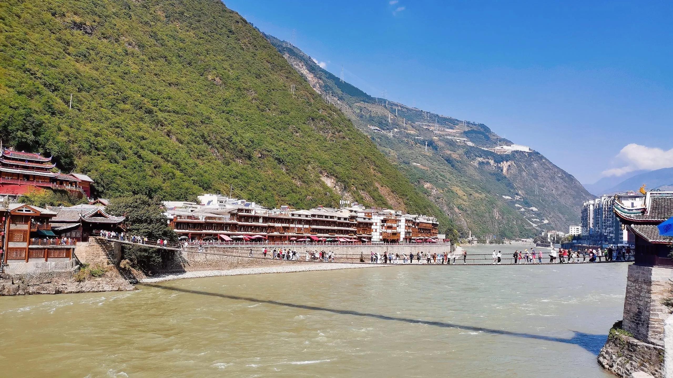 318堵车风景线,四川318国道沿途风景视频