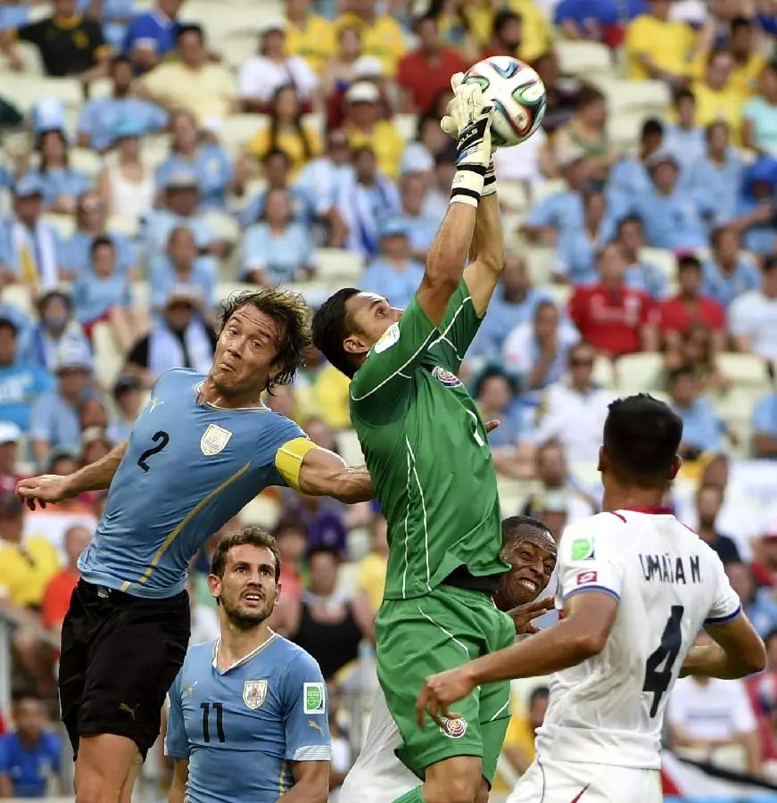 纳瓦斯面对曼城失球,纳瓦斯被嫌弃