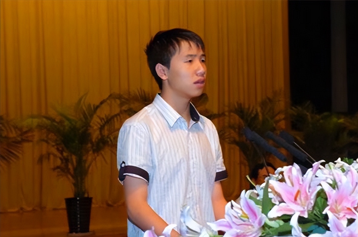 汶川地震女英雄雷楚年出狱,汶川地震15年前救的女孩