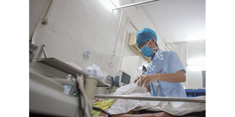 90后女孩哭诉：在大学和黑人处了3年对象，再无人愿意和我交往了