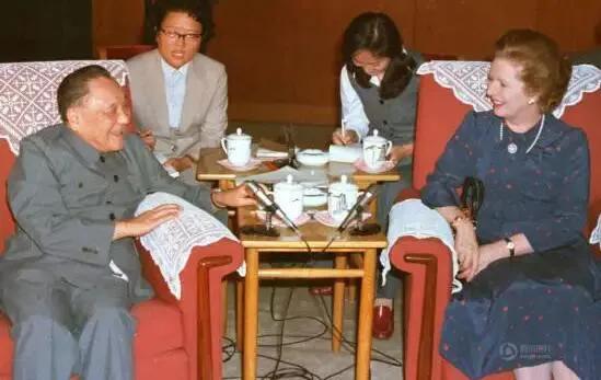 一位令人折服的伟大外交家——*小平邓**