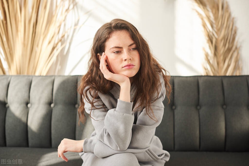 癫痫病早期有4个表现,癫痫病的早期有三种症状