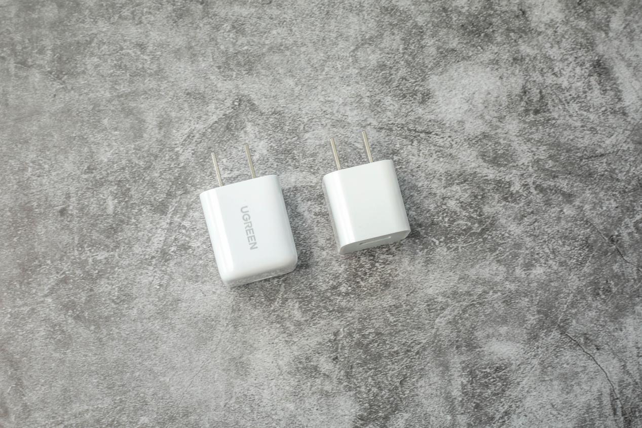 iphone20瓦快充头拆解教程,品牌苹果30w快充头拆解测评