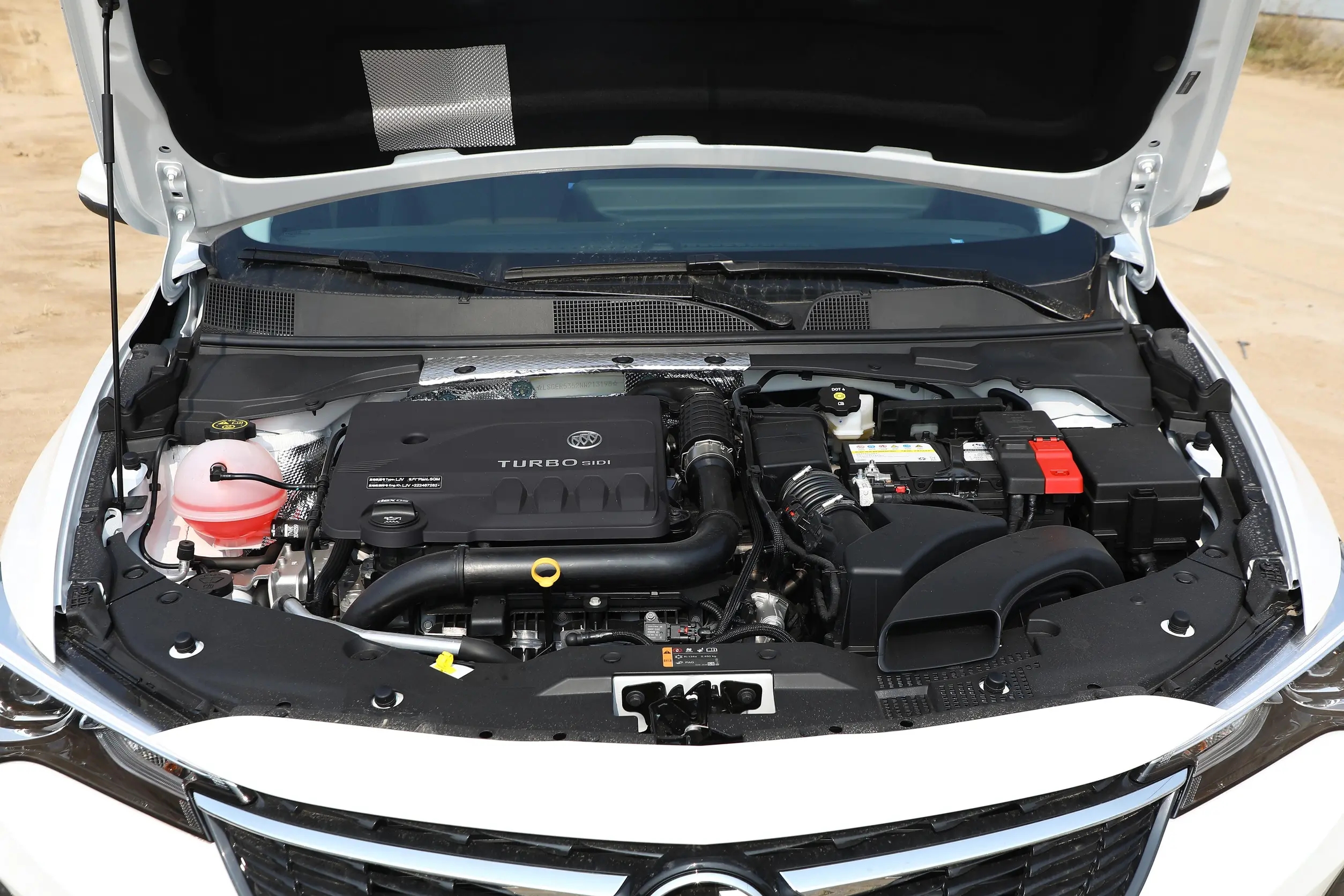 十万预算这三款家轿最多人买,宽敞省油还运动10-15万家轿大推荐