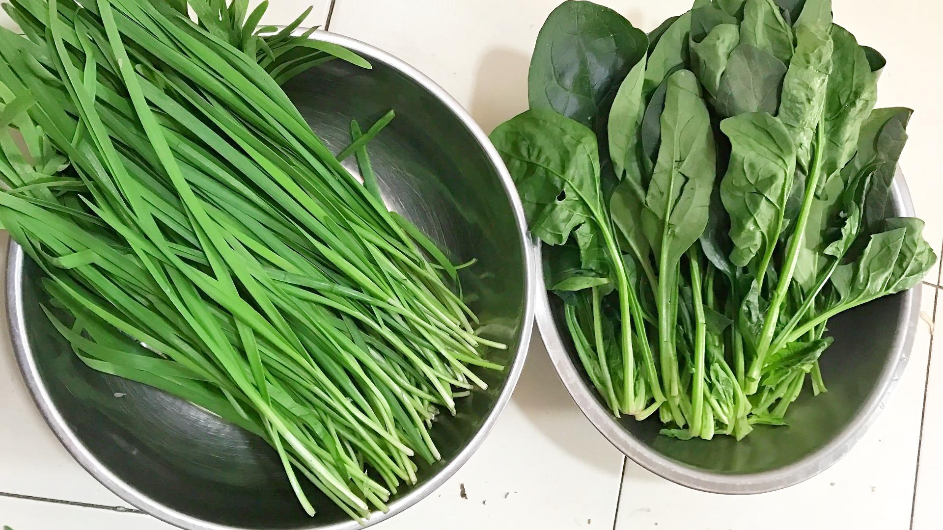 菠菜和什么吃会拉肚子,菠菜肠胃不好的人吃了会拉肚子吗