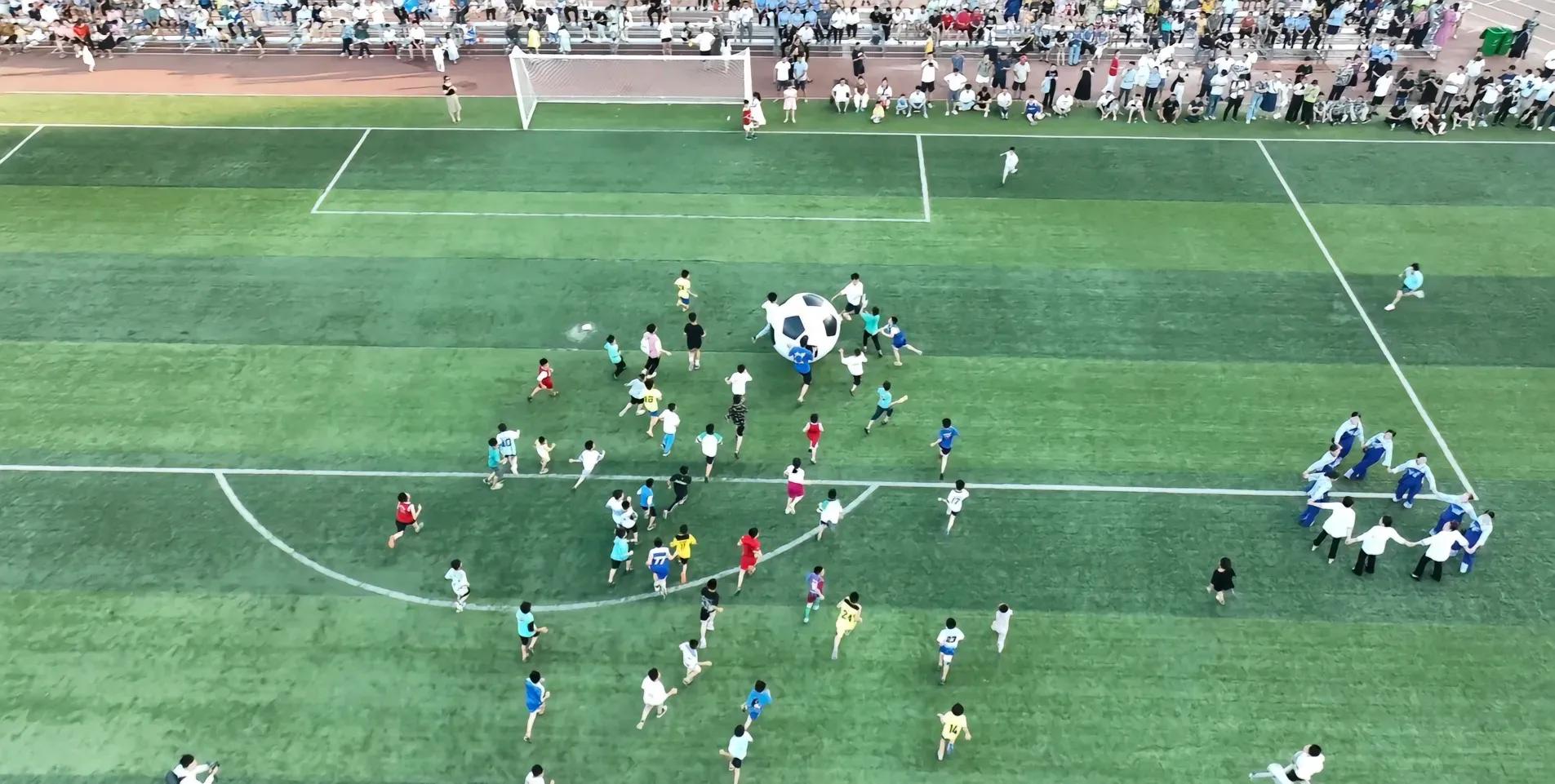 贵州村超能不能踢赢国足,贵州村超和国足对比到底哪个强