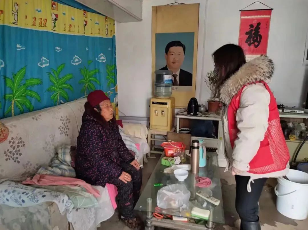 情系贫困户冬日送温暖,情系高龄老人暖心入户走访
