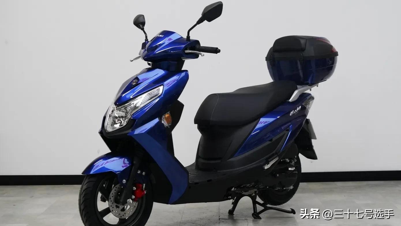 预算10000的踏板车,10000块钱左右什么样的125踏板车