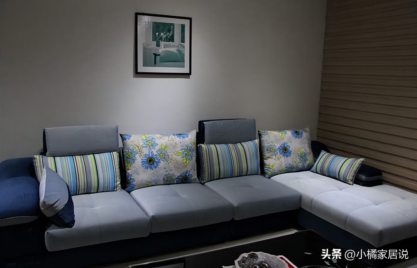 为什么网上的沙发才一两百,为什么真皮沙发才三四千块钱