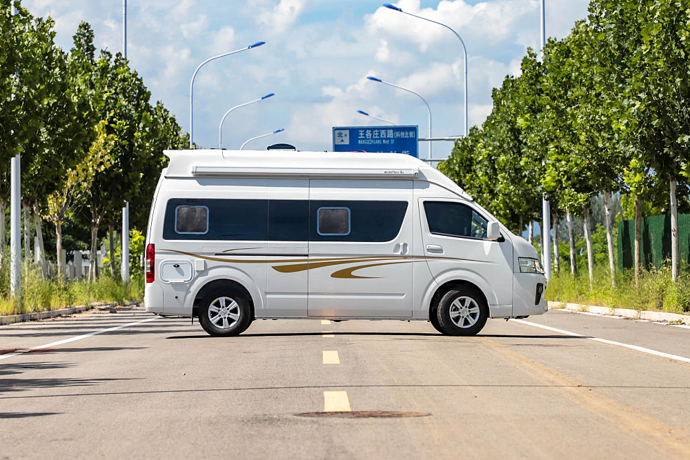 10万左右的超长轴超高顶b型房车,配置最全最便宜的b型房车