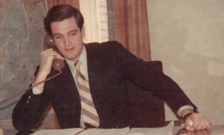 10岁全裸出镜，20岁声称自己仍是处女，“美国舒淇”的裸照风波