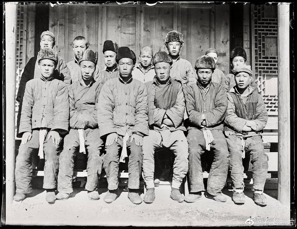 30张经典老照片说说,很有年代感的老照片