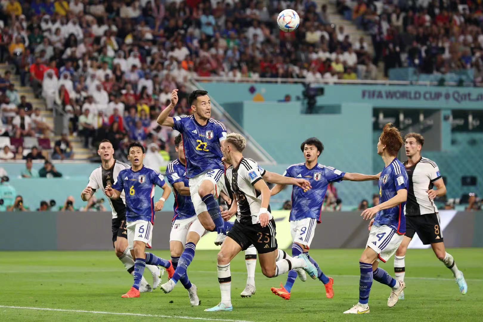 日本8分钟连进2球逆转德国,日本2-1逆转德国跑动