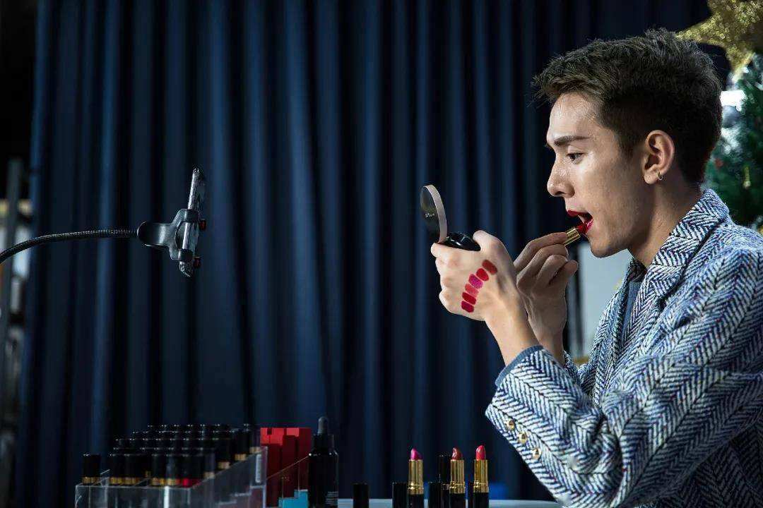 三年做到15亿！从籍籍无名到极速破亿，花西子如何走出破圈之路？