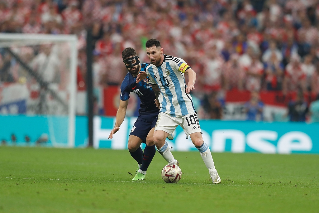 英超名宿评价梅西,夸赞梅西的足球名宿