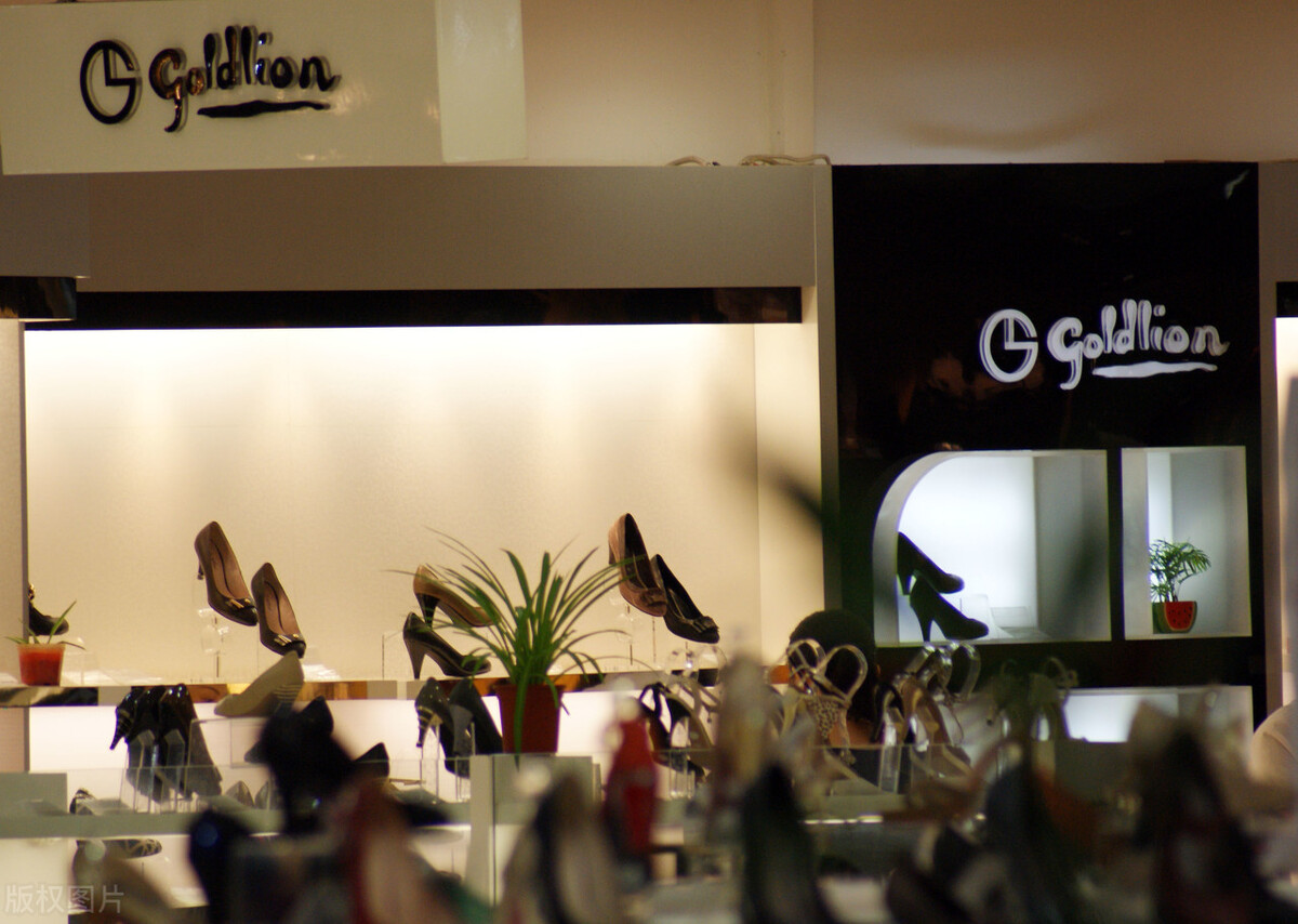 岁数大穿的男鞋有哪些款式,成熟男人适合穿什么品牌男鞋