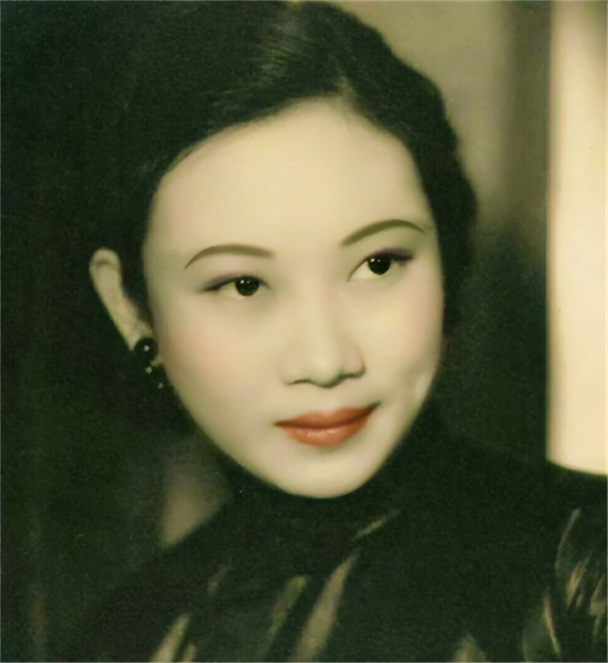 胡蝶和潘有声有几个孩子 (胡蝶与潘有声合葬了吗)