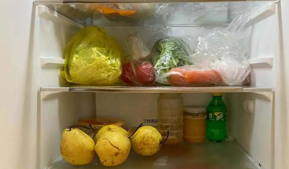 冰箱擦的很干净了还是很臭?教你4招,轻松解决再也没有异味