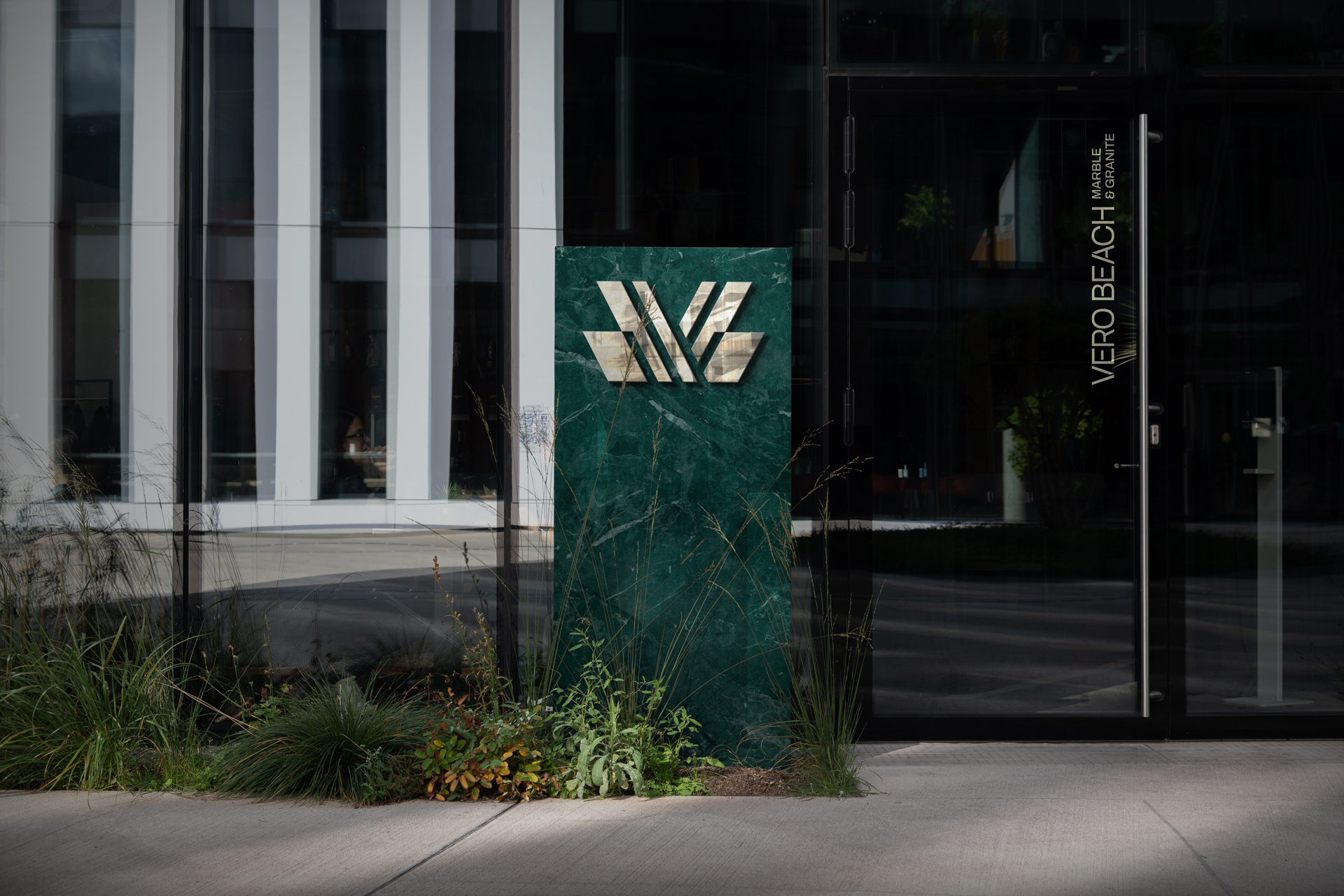 VI品牌设计：“抽象化”——VeroBeachMarbleGranite大理石品牌