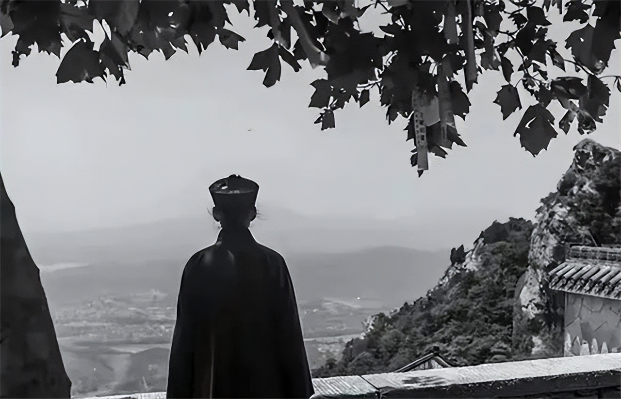 道士算命:夫人!你若不改嫁门口的乞丐,今日深夜你们婆媳必死