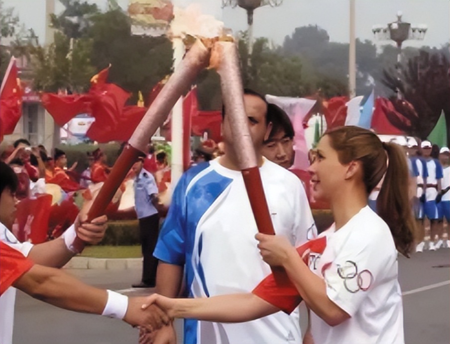 迪拜酋长:资产800亿，首席高富帅，老婆却出轨保安卷2.6亿出逃？