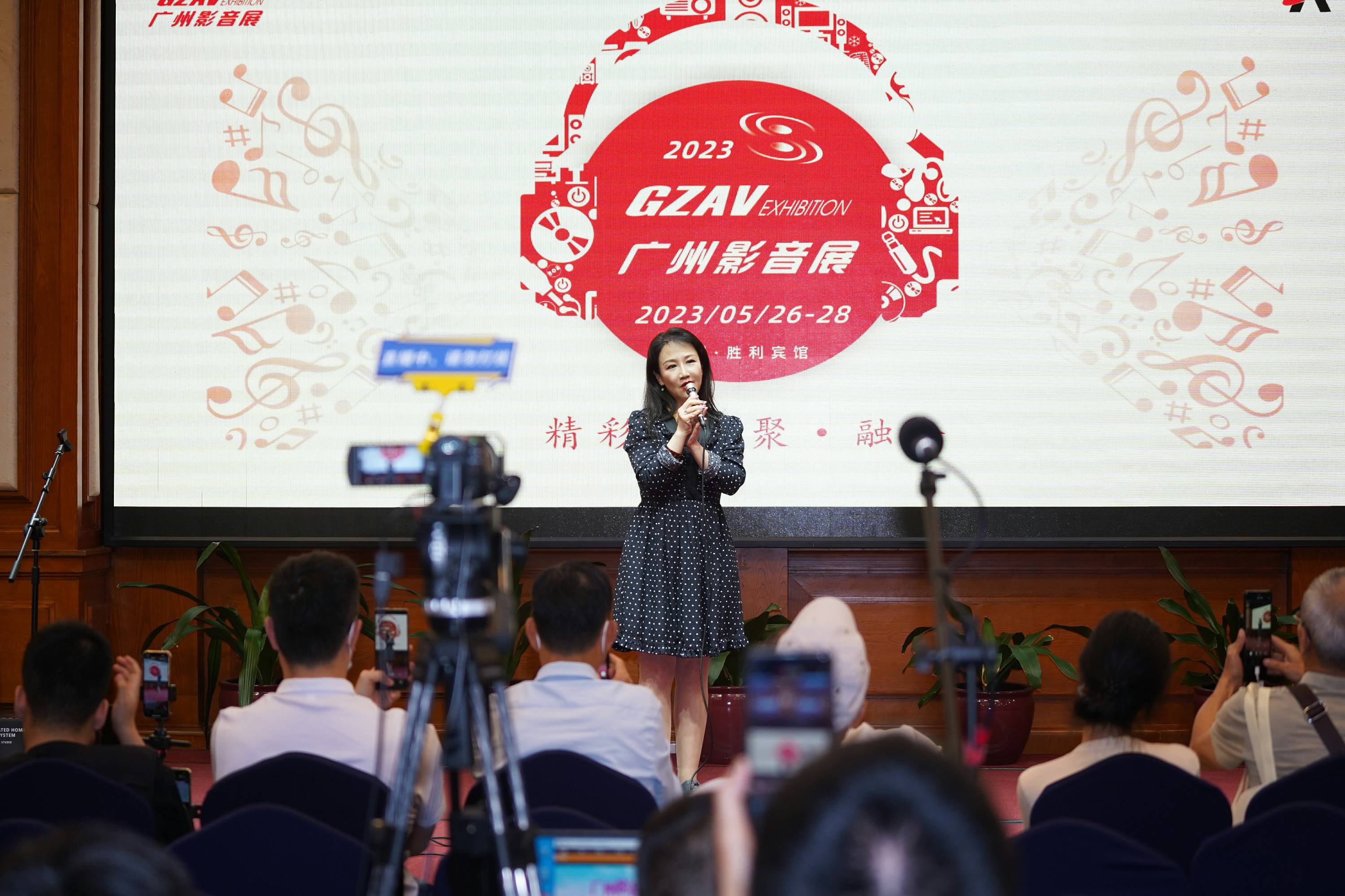 王维倩上海老歌,王维倩上海往事视频