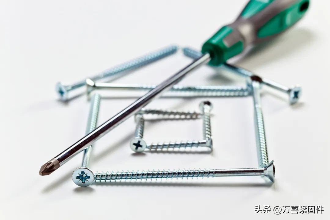木螺钉结构,木螺丝跟木头最牢固的连接方法
