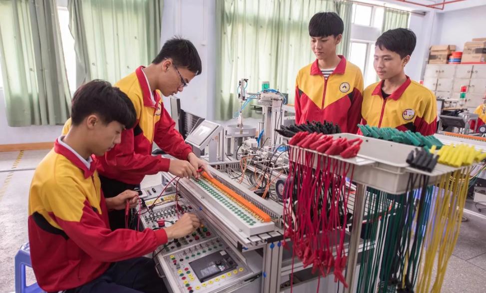 特斯拉招聘条件要求硕士专业,特斯拉大专生招聘条件要求