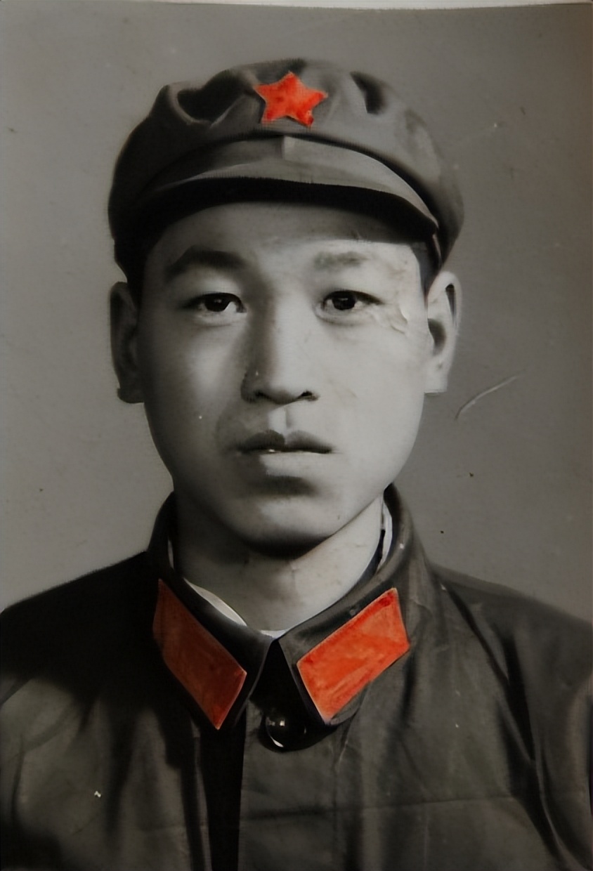 1970年,拉练时有战友掉下悬崖;有人偷偷烧坑失火烧死6匹骡马…