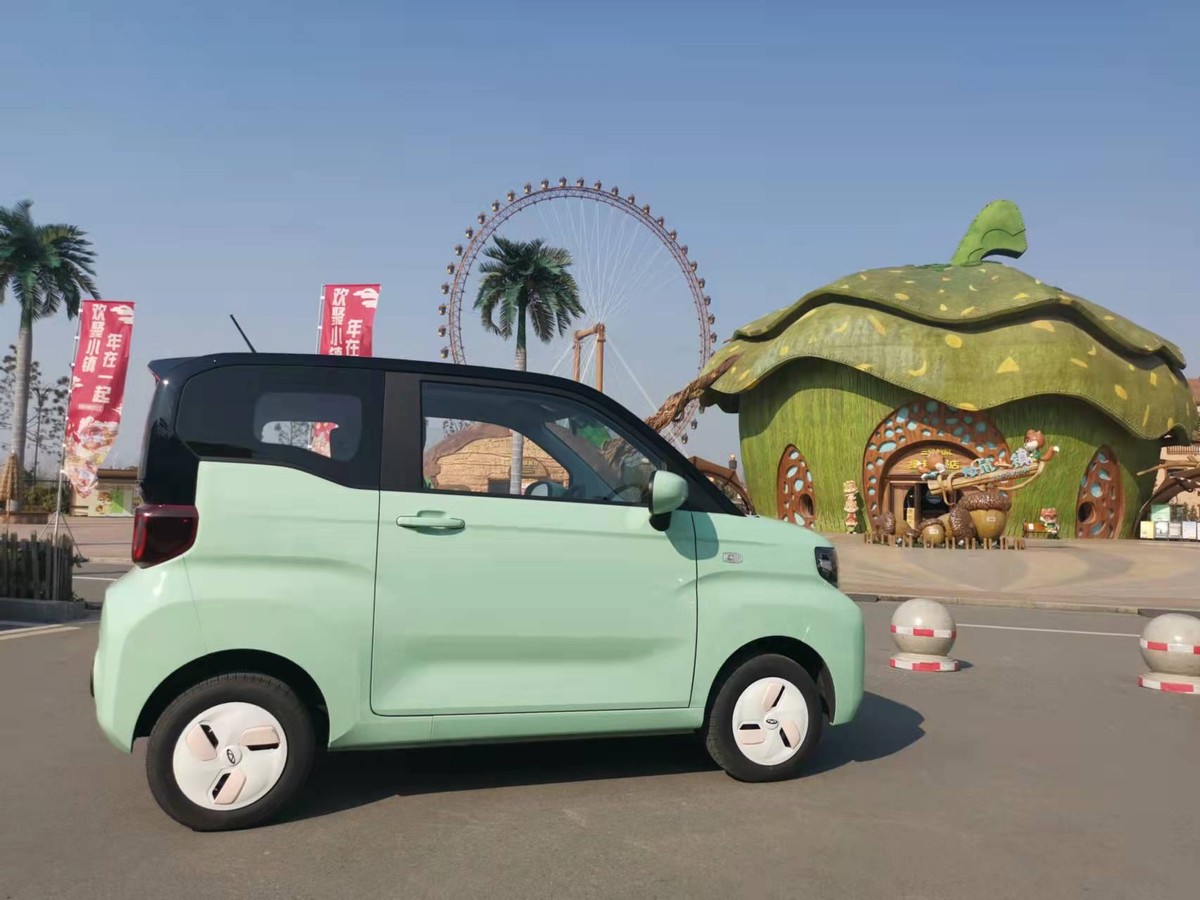 奇瑞qq冰淇淋对比五菱mini哪个好,奇瑞qq冰淇淋170km冬季续航测评