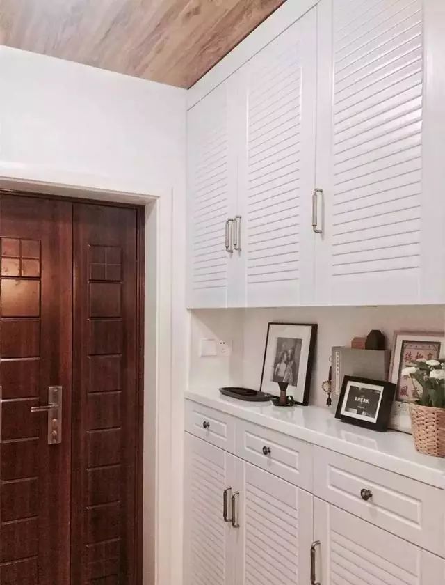 门套颜色与门不一样效果图,门套与门色差太大怎么办