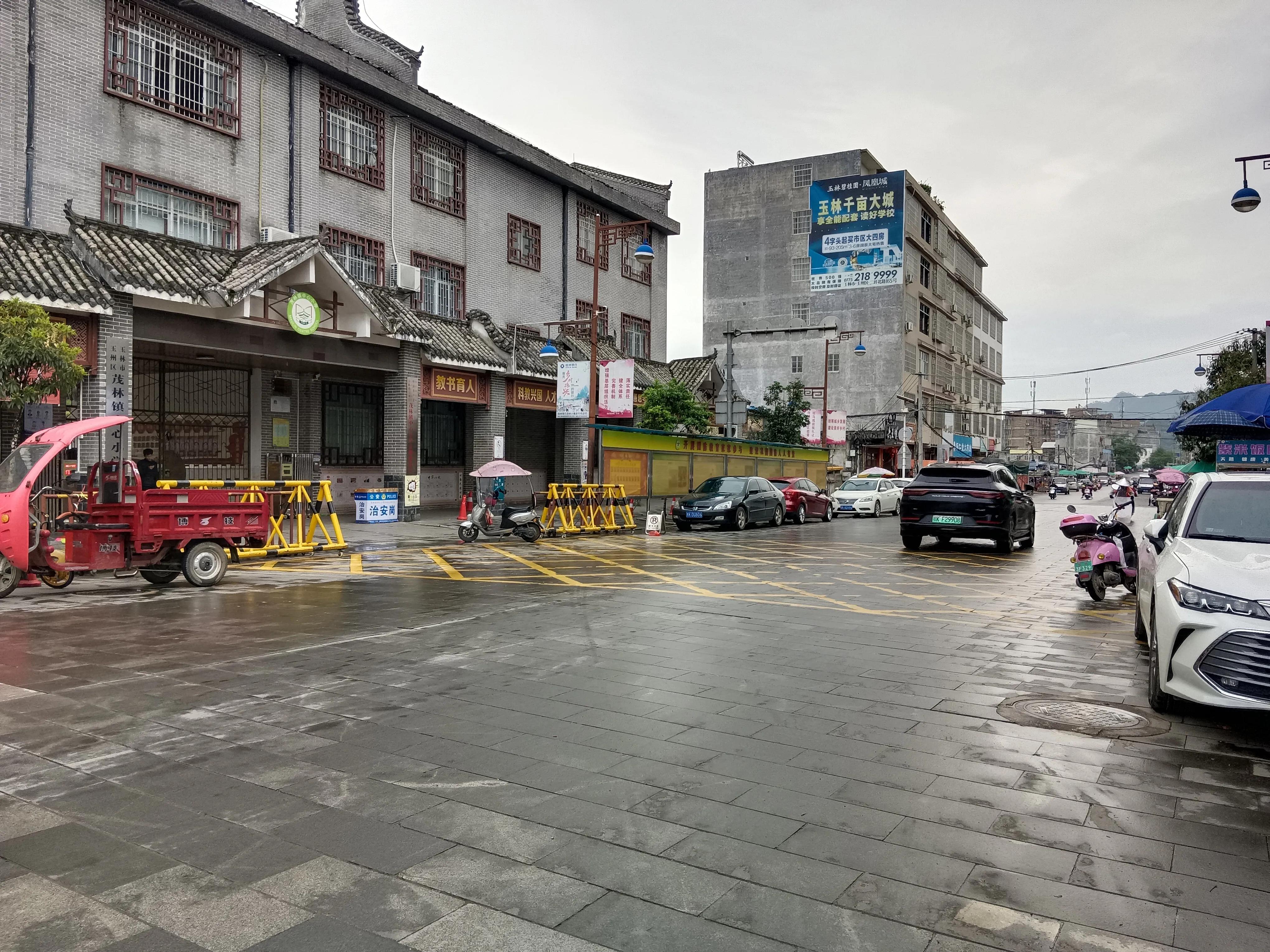 为什么李二嫂的烟丝摊生意这么红火