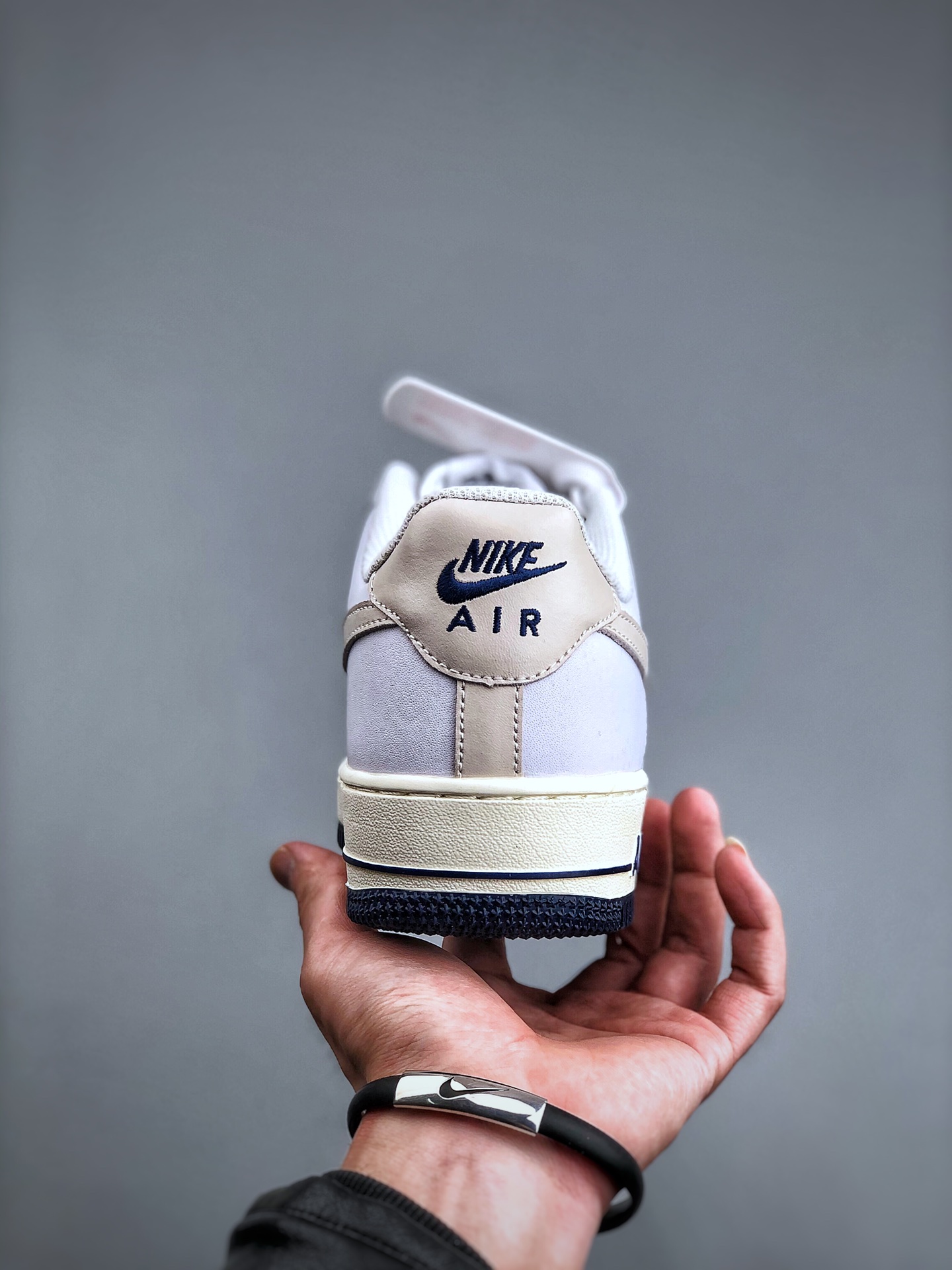 磨脚的鞋子不要硬穿,磨脚的鞋子别硬塞