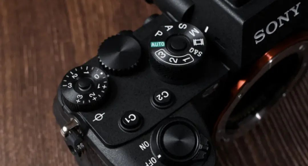 经济下行，老外都在买什么相机？索尼很危险