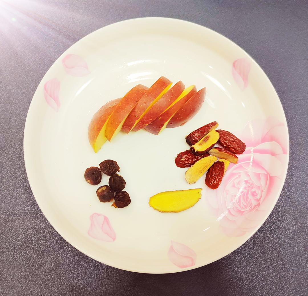 冬季来杯暖心又暖胃的水果茶,冬季安神水果茶