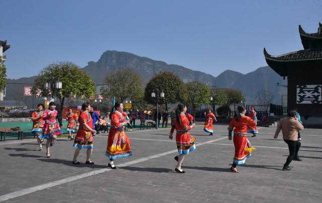 武隆仙女山和芙蓉洞哪个值得去,武隆仙女山一日游最佳景点