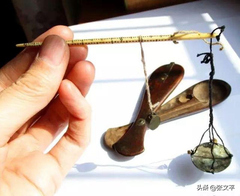 山西方言把“丈量尺寸”称之为“戥当”，这个“戥当”到底是什么