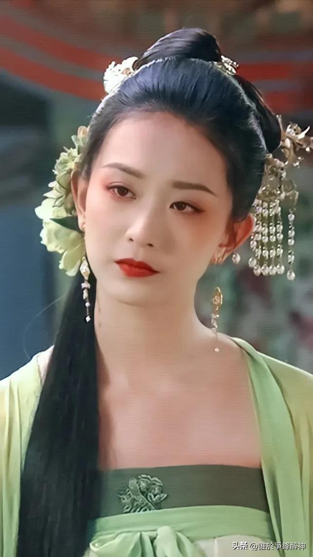 雪中悍刀行:“奶甲”鱼幼薇，低头不见脚尖，剑舞翩翩惹人醉！