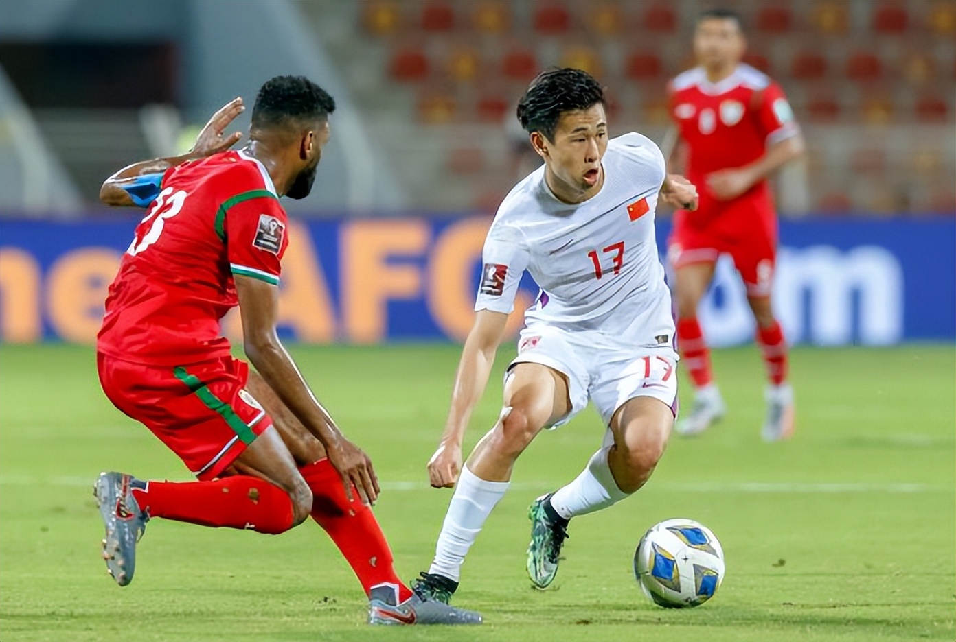 2次与中超元年冠军决裂！国足第一中场终于赢了，夏窗转会、留洋