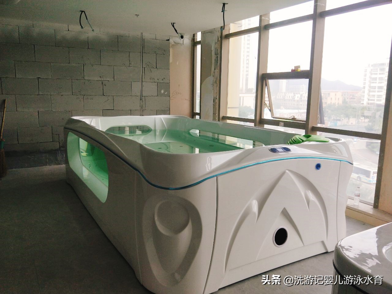 母婴游泳馆加盟好还是自己开好,婴儿游泳馆加盟创业项目