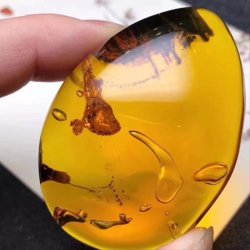 琥珀有冰裂纹和干裂纹怎么办,琥珀为什么会裂