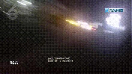 跟交警一起巡逻,跟交警跑步