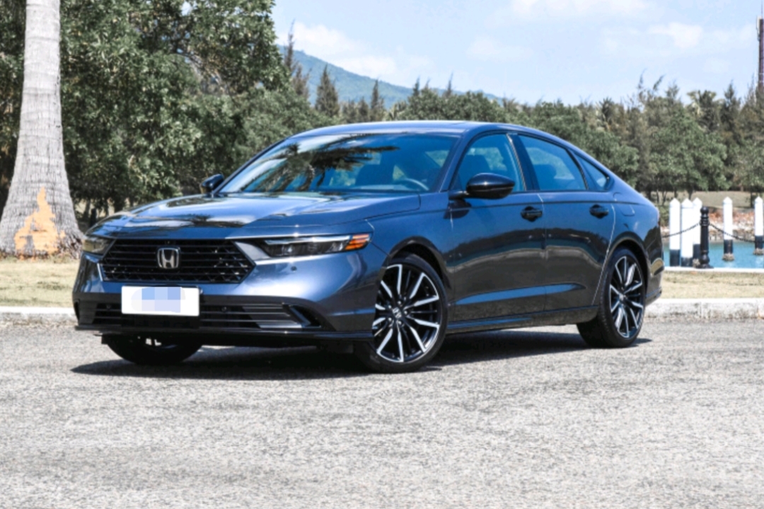 开了半年凯美瑞,开完凯美瑞在开帕萨特