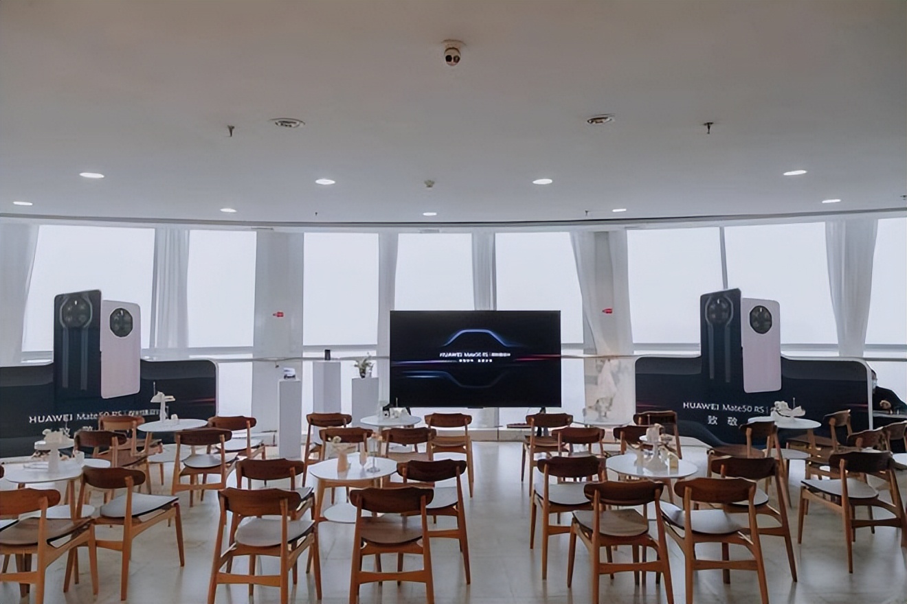 潍坊麦锋方圆之间境外之镜Mate50RS保时捷设计致敬时代品鉴沙龙